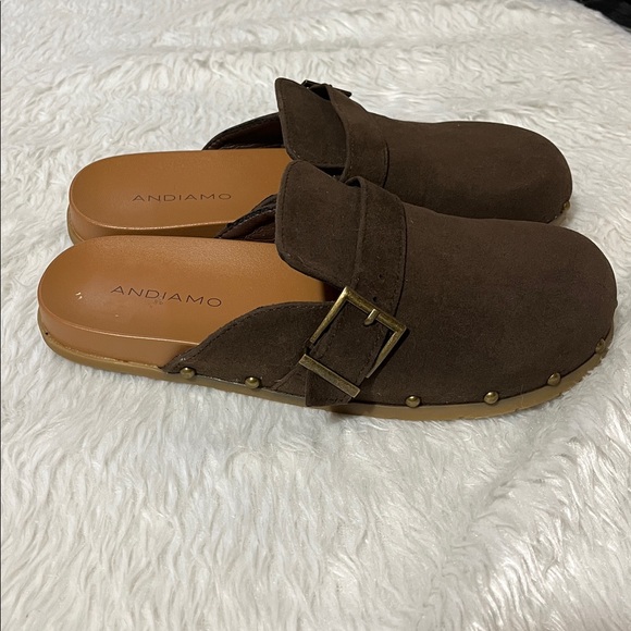 Andiamo Brown Suede Clogs - Picture 6 of 7